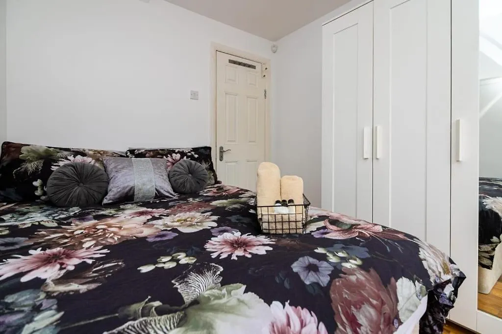 Comfortable New Refurbished Bedroom Londen 0*,  Verenigd Koninkrijk